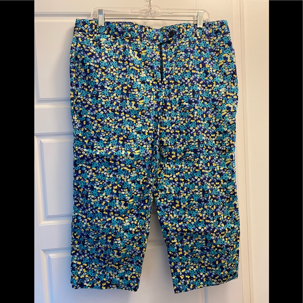 Laura Scott floral print capris, size 16
